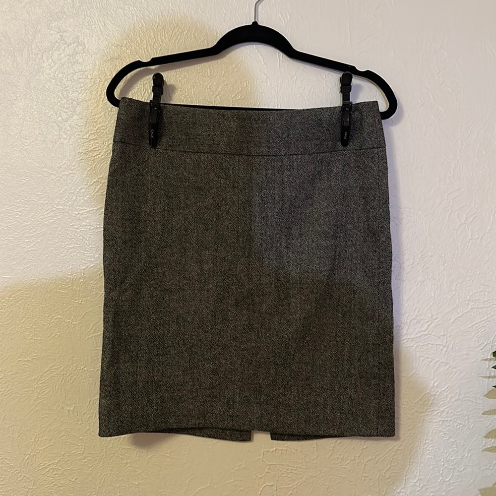 Banana Republic Back Zip Textured Skirt